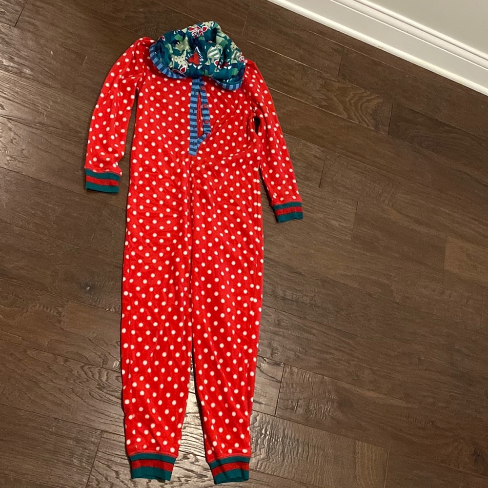 Girls one piece pjs sz 10